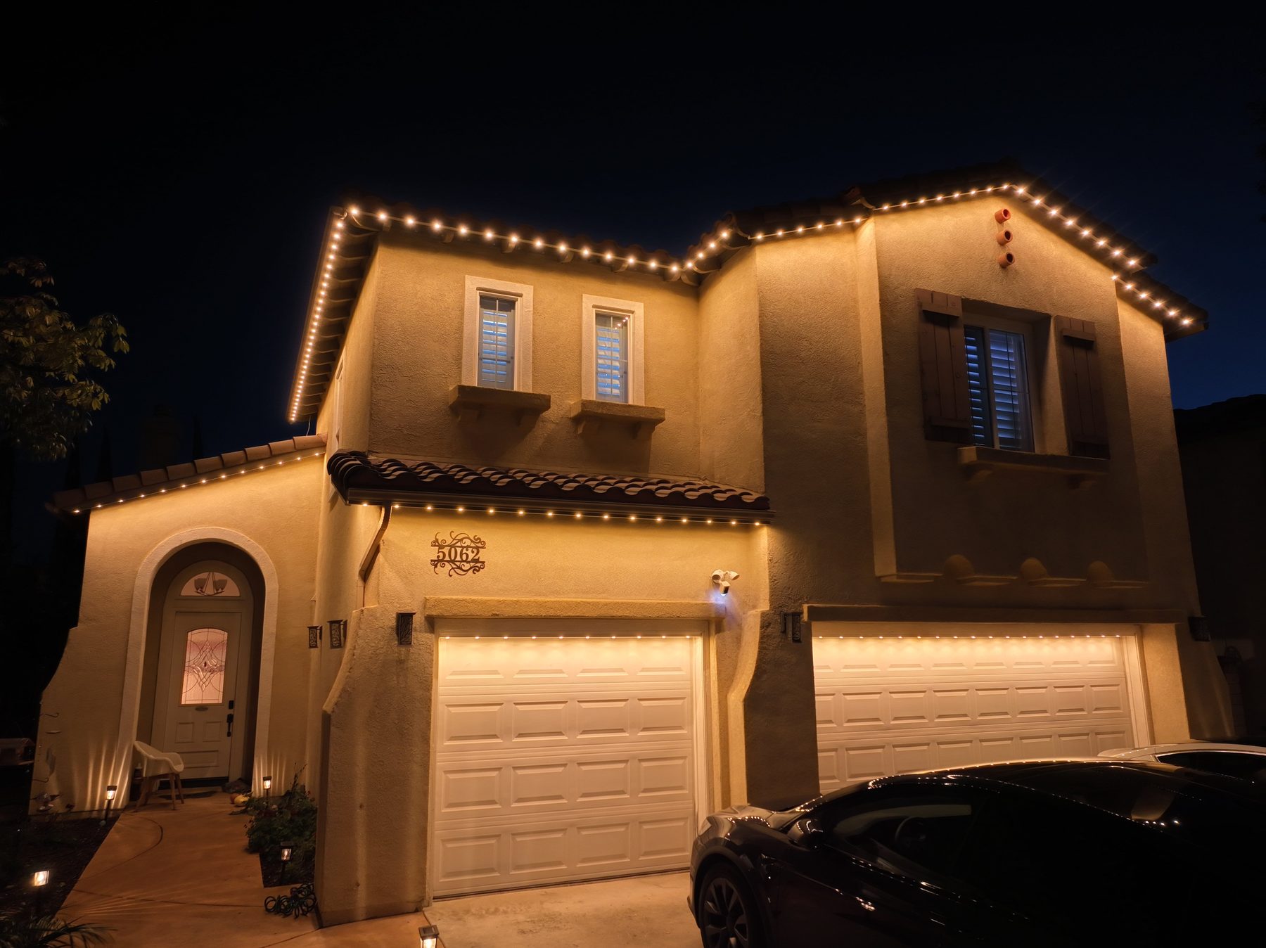 Tile-roof night